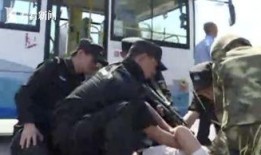 丹东警察被捅死视频,被捅身亡事件引发社会关注