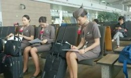 空姐换裤子过程视频,揭秘航空业背后的真实一幕