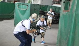 真人cs玩法视频,还原战场激情瞬间