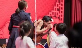 上课小品视频,趣味横生的教学瞬间