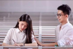 公园情侣按捺不住视频,按捺不住的浪漫瞬间