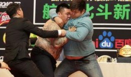 傲日格乐vs崔洪万视频,激战正酣，谁将问鼎荣耀巅峰？